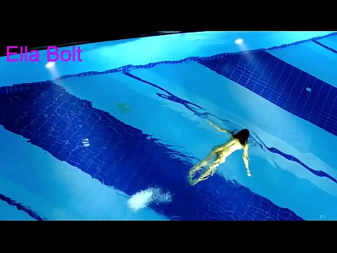 ❤️ Non podo deixar de mirar, unha moza loira que é sorprendida nadando espida na piscina do resort ELLA BOLT ☑ Porno ruso en % gl.tubsexercom.ru % ❤